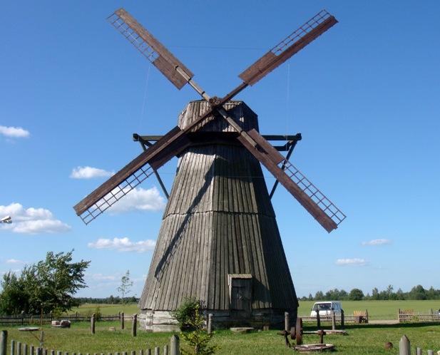 Древняя ветряная мельница в Беларуси