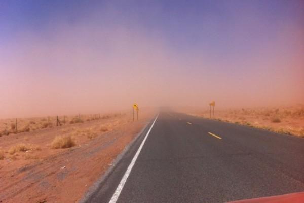 Поездка по пустыне: выживание в песчаной буре