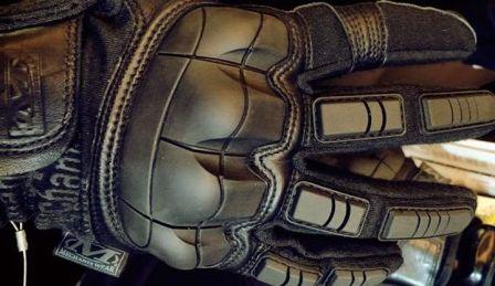 Breacher military tactical gloves mechanix wear
