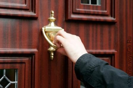 10 Правил поведения с незнакомыми людьми у двери