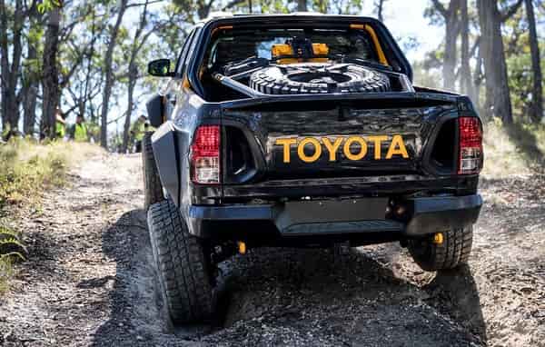 Пустынный внедорожник Toyota Hilux Tonka для Австралии